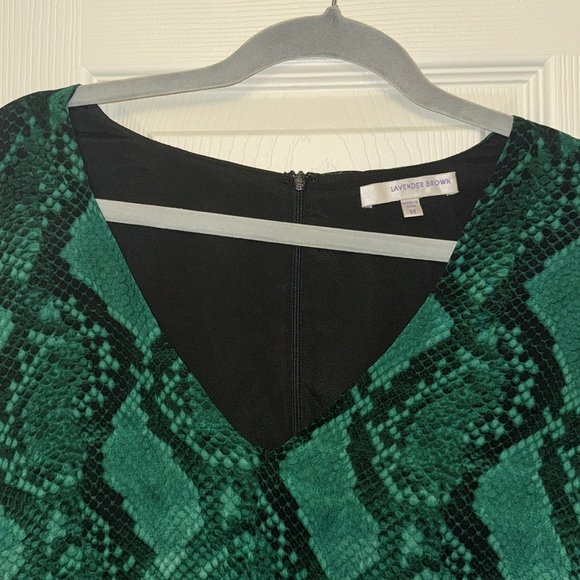 lavender brown snake shift dress - Picture 2 of 4